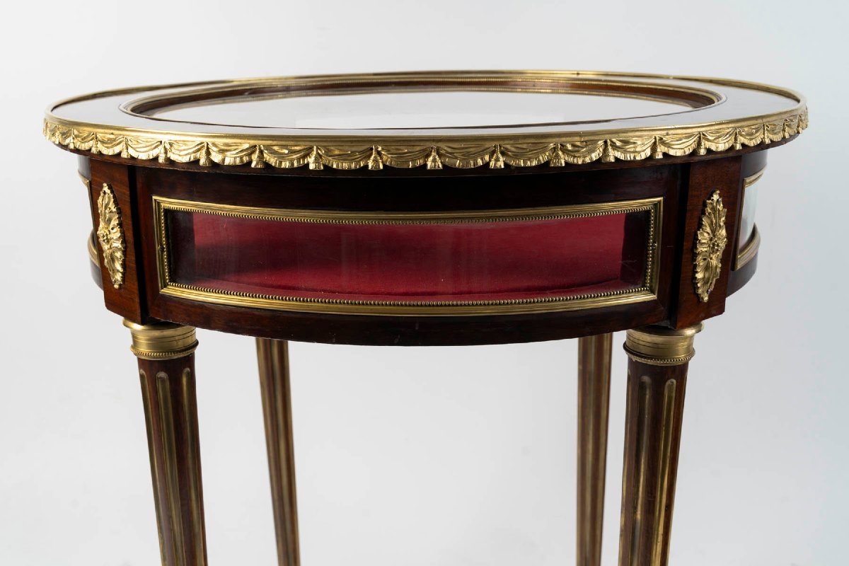 Guéridon vitrine style Louis XVI circa 1900-photo-1