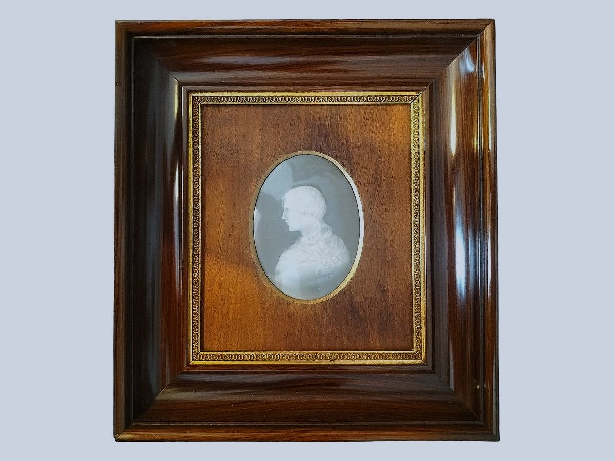 Limoges "pâte Sur Pâte" Porcelain Medallion 