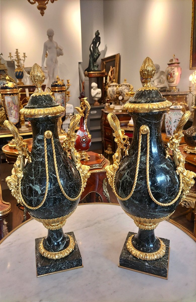 Important Pair Of Marble And Gilded Bronze Cassolettes, Late 19th Century -photo-2