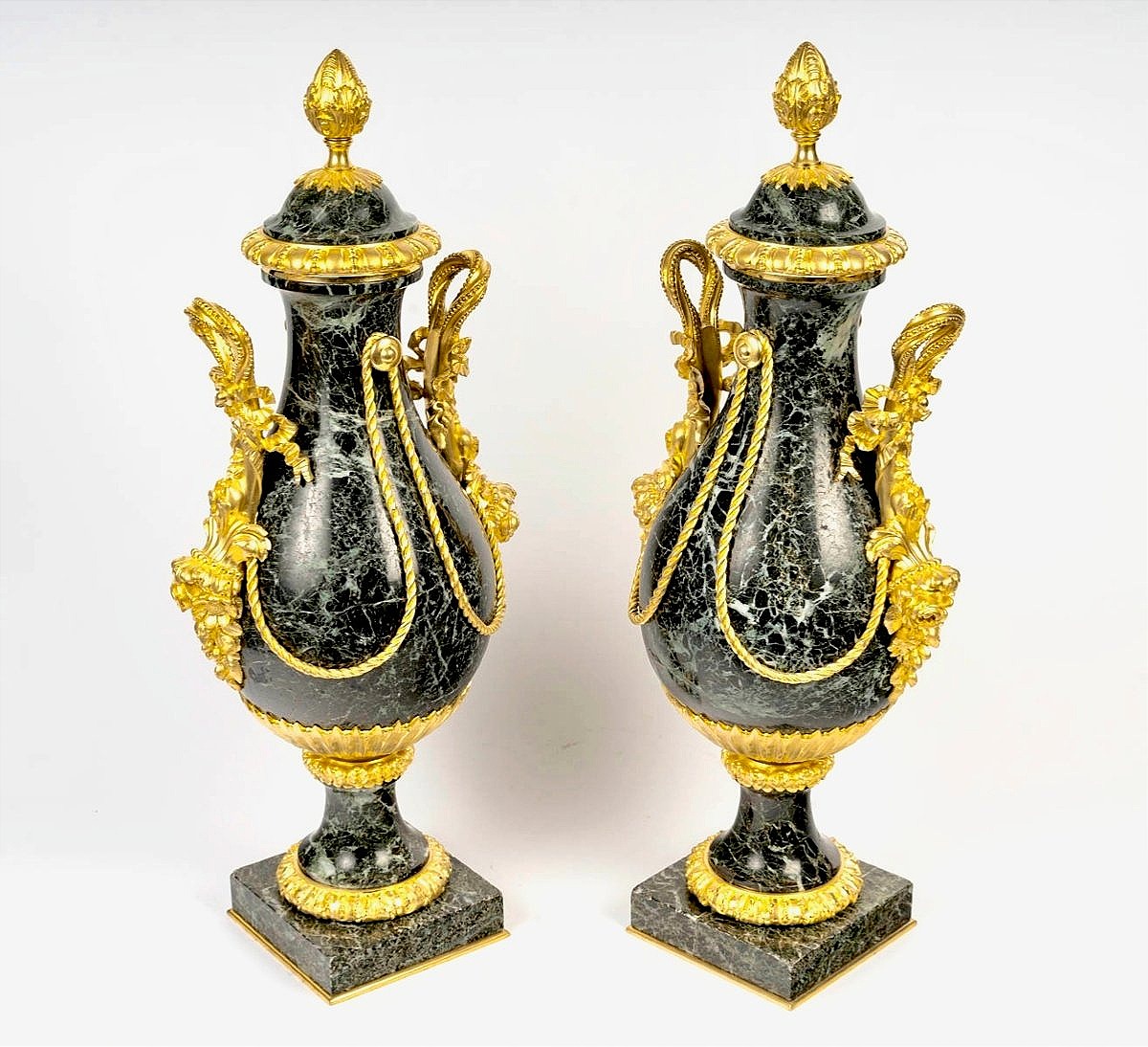 Important Pair Of Marble And Gilded Bronze Cassolettes, Late 19th Century 