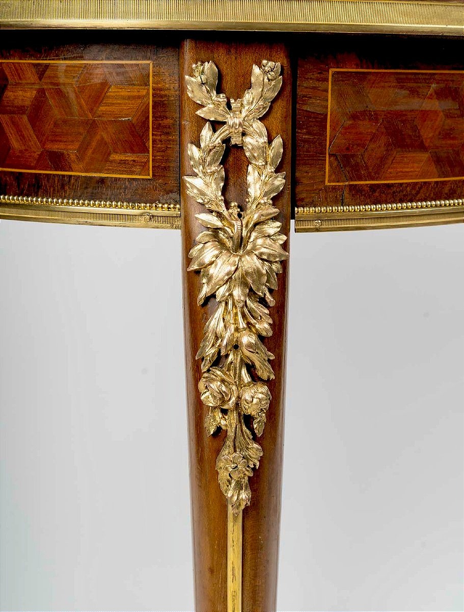 Transition Louis XV–louis XVI-style Side Table In Marquetry And Gilded Bronze -photo-1