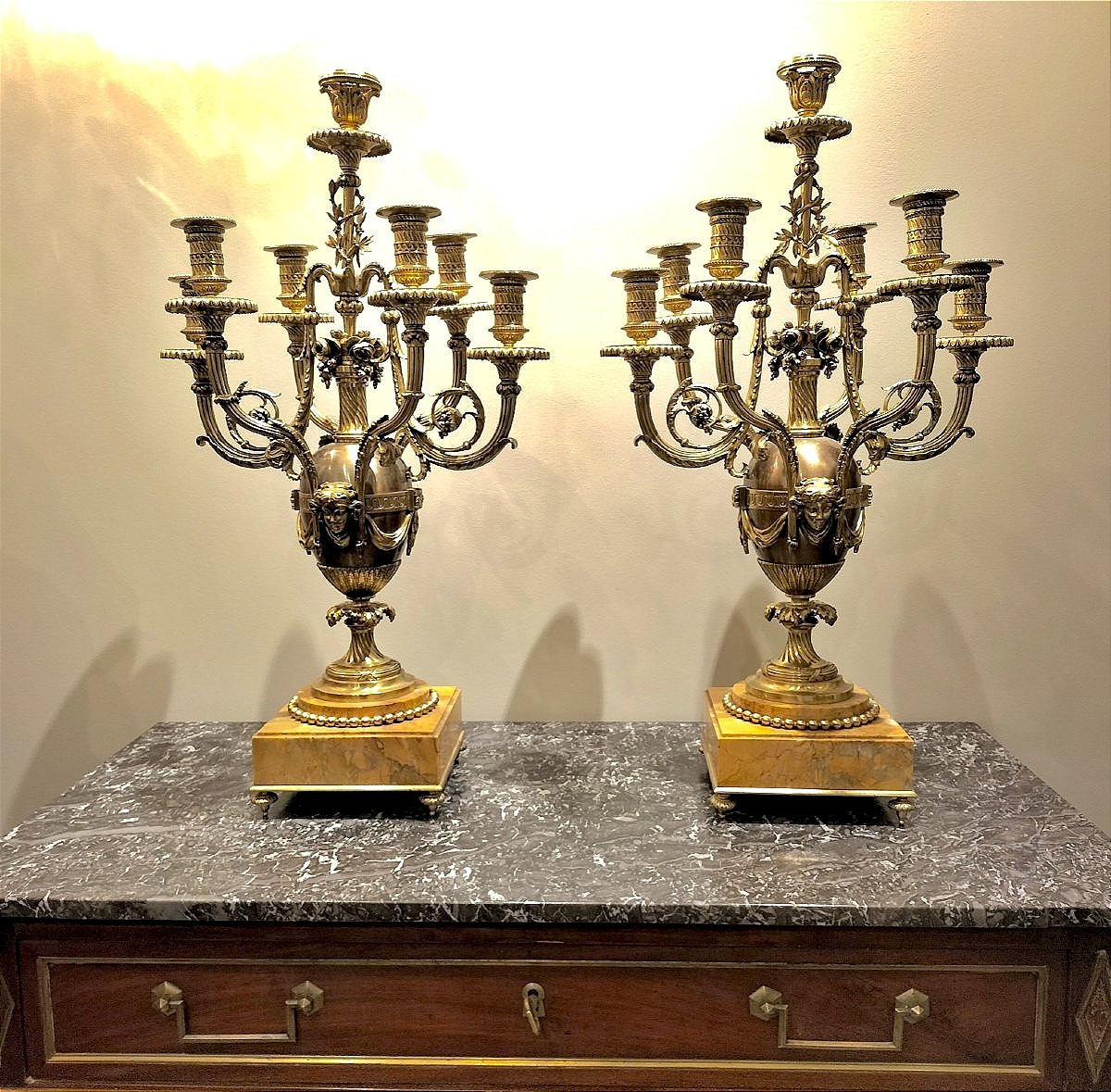 Paire d'importants candélabres en bronze doré et marbre fin 19ème siècle -photo-6