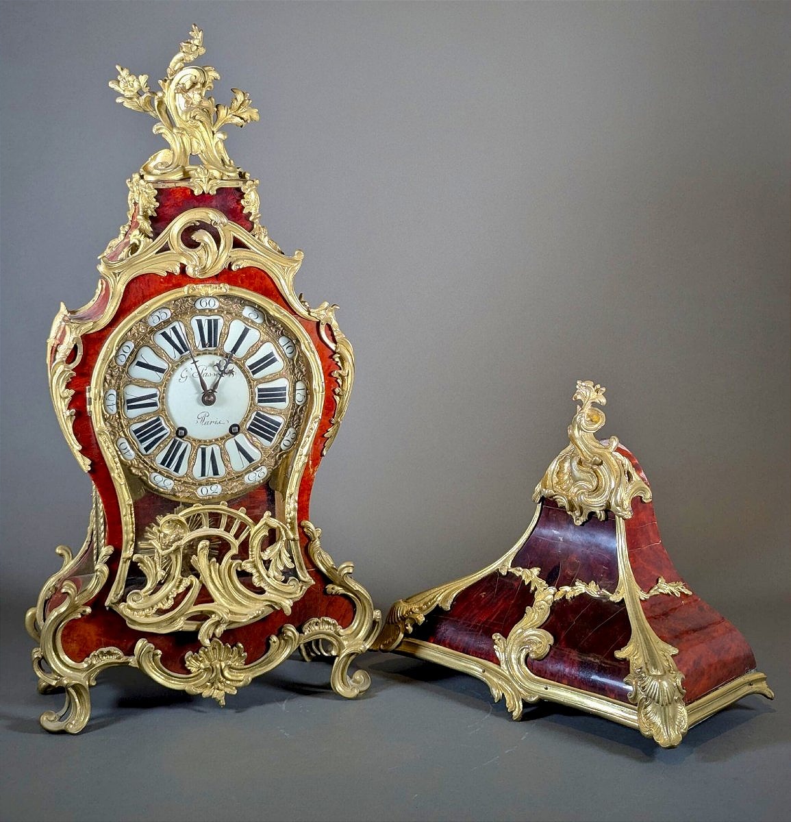 Cartel mural en laque rouge et bronze doré style Louis XV 19ème siècle 