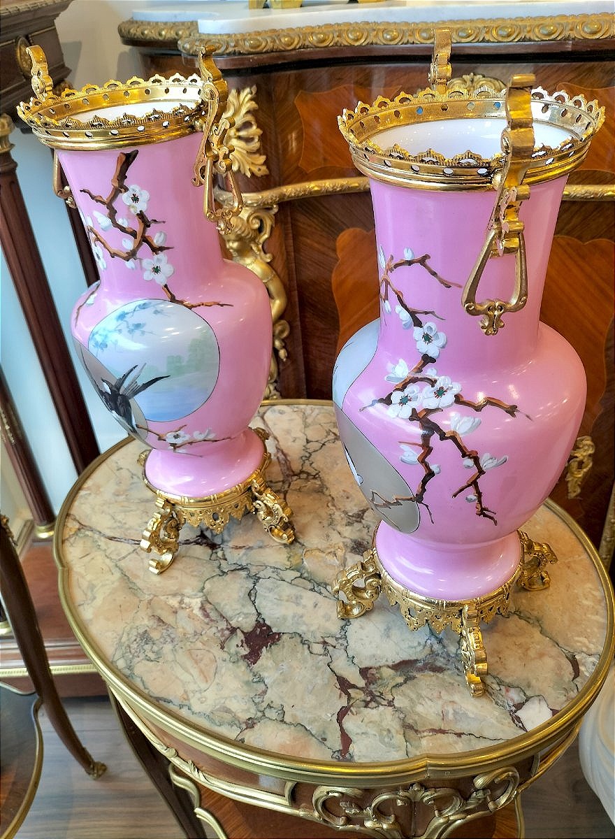 Attribué à Baccarat Paire de vases en opaline japonisant -photo-4