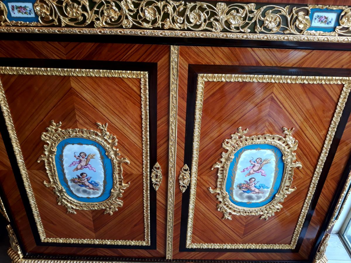 Buffet à Hauteur d'Appui En Placage De Bois De Rose Bronze Dore Et Porcelaine Sèvres -photo-2