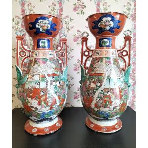Paire de grands vases en porcelaine du Japon Kutani