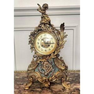Pendule Rocaille en bronze doré et cloisonné 