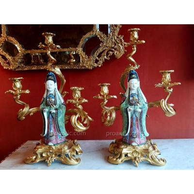 Paire Candelabres En Porcelaine De Chine Monture Bronze Doré Style Louis XV