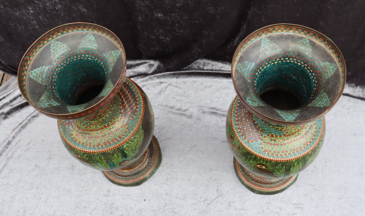 Japan XIXth : "spectacular Pair Of Cloisonne Enamel Vases"-photo-1