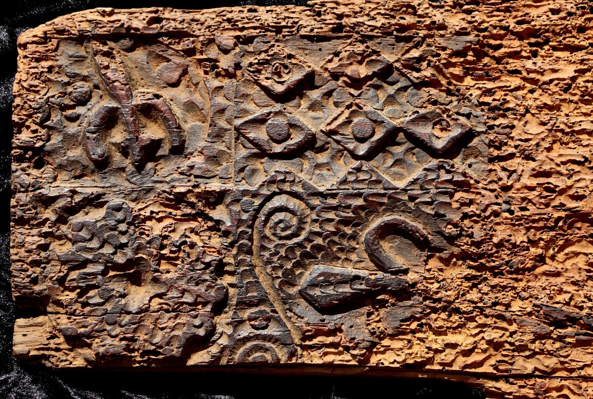 France, 17th Century Or Earlier : “carved Chest Front”-photo-3