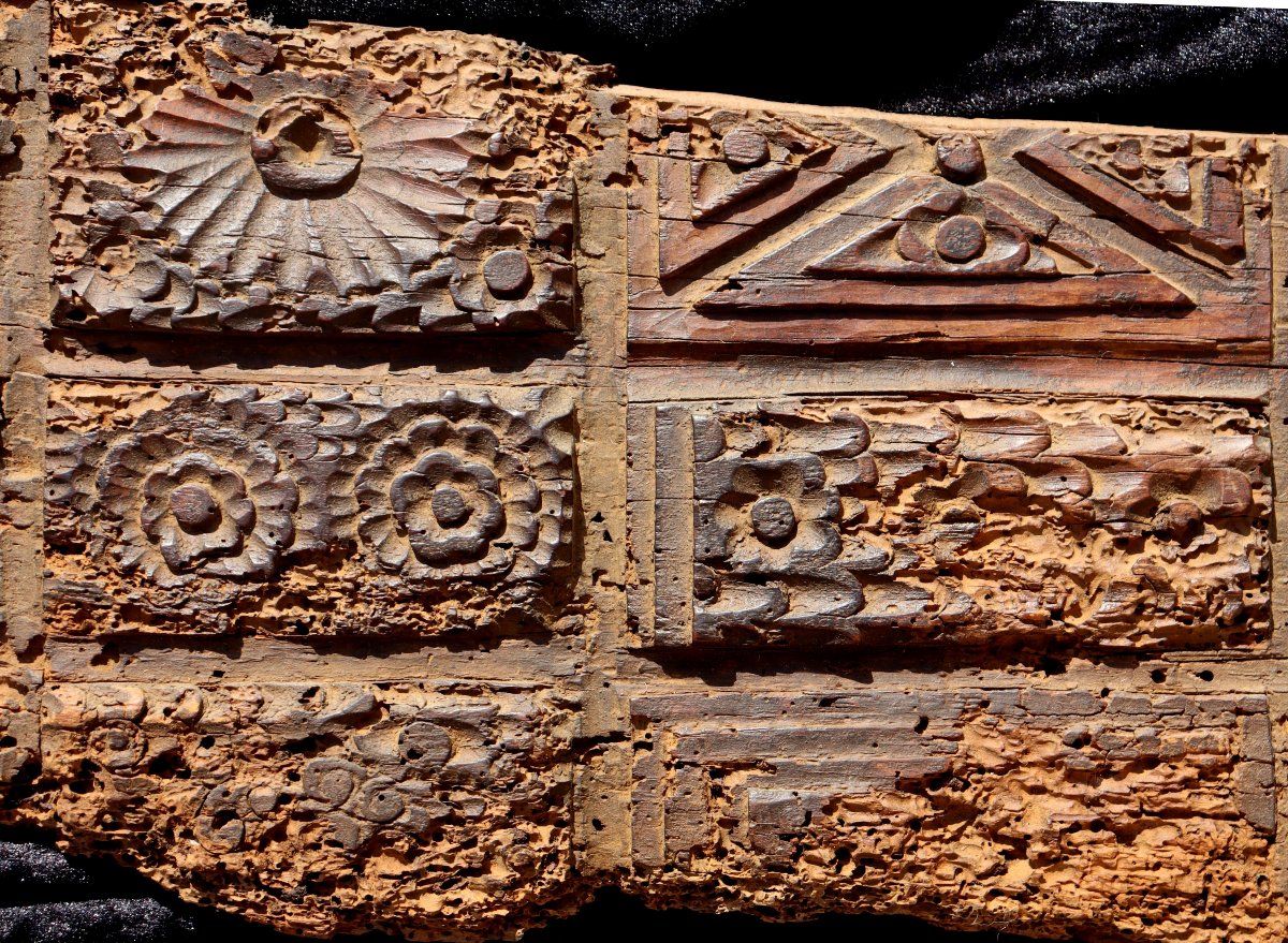 France, 17th Century Or Earlier : “carved Chest Front”-photo-1