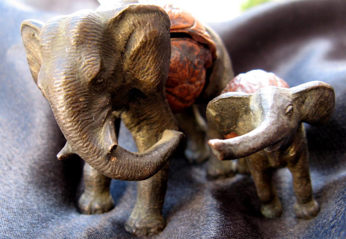 Bronze And Nuts : Elephant And Its Small-photo-4