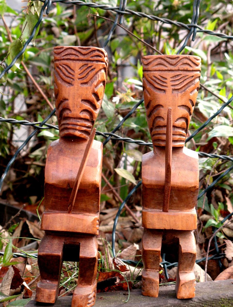 Pair Of Bookhook "tikis"-photo-3