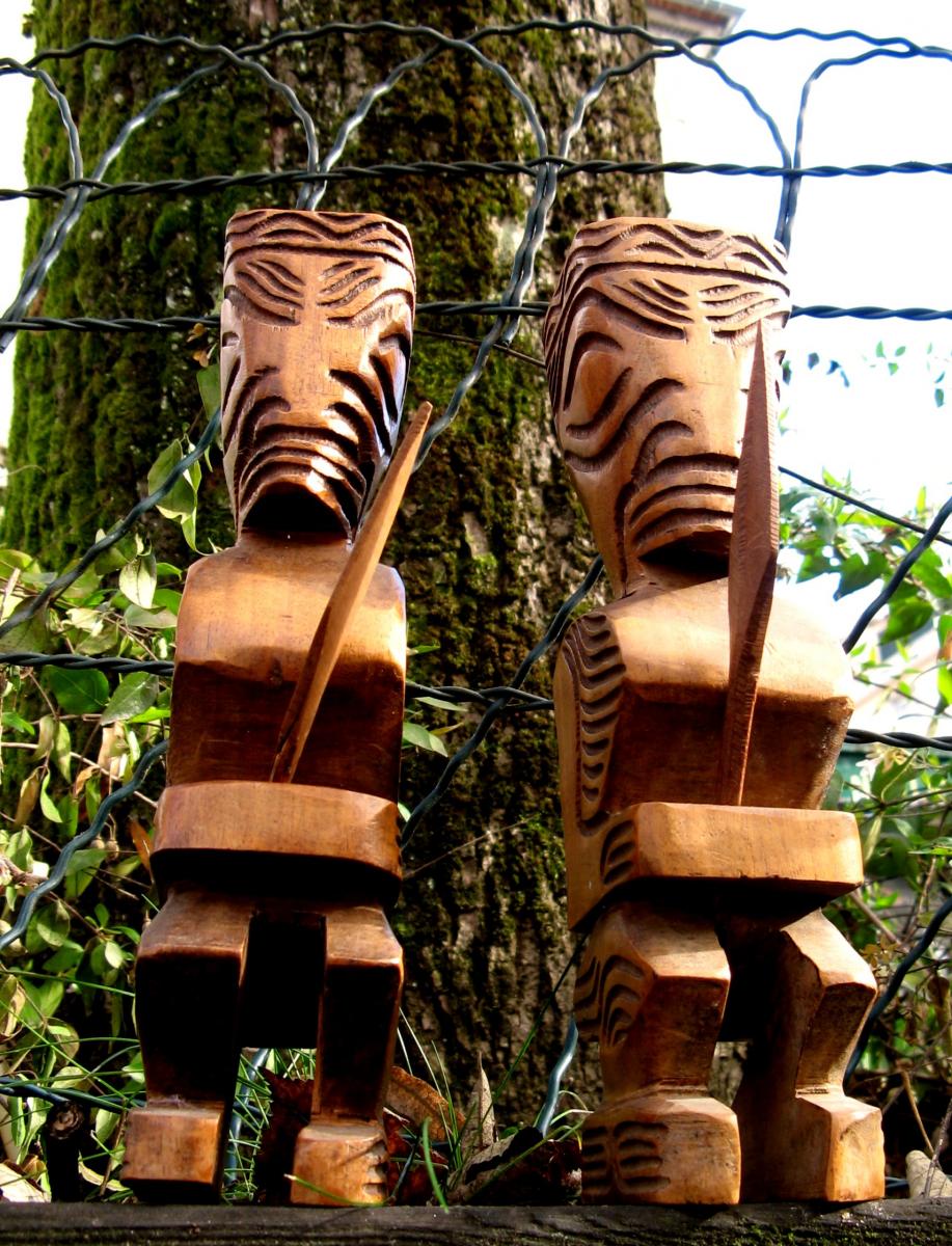 Pair Of Bookhook "tikis"-photo-1