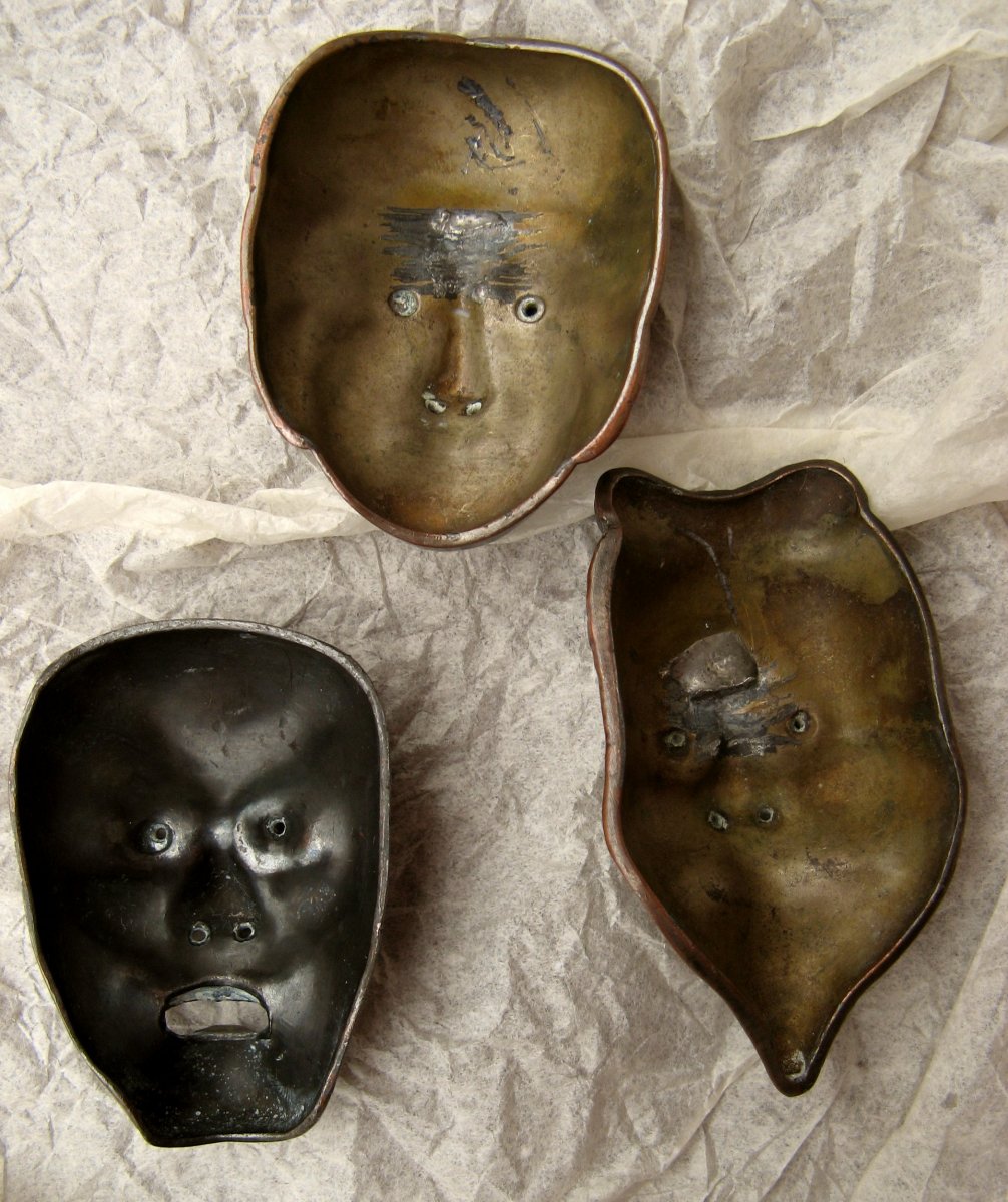 Set Of Small Japanese Masks In Metal-photo-2