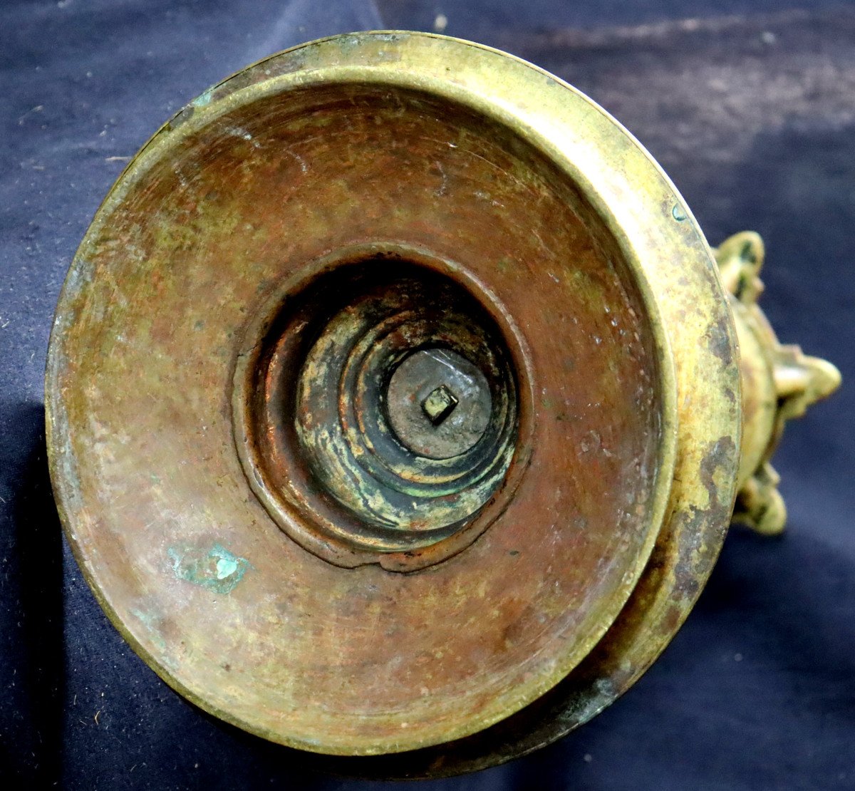 GRANDE LAMPE A HUILE A SEPT BECS EN BRONZE DORE INDE KERALA-photo-5