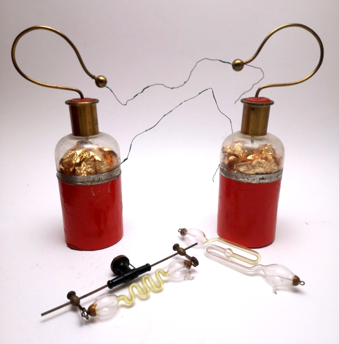 Physics Set With 2 Leyden Jars & 2 Geissler Tubes