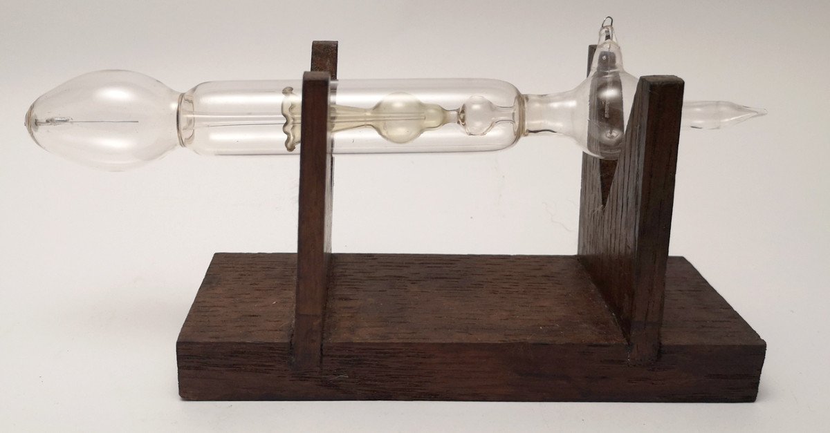 TUBE DE GEISSLER ORNEMENTAL SUR POTENCE-photo-2