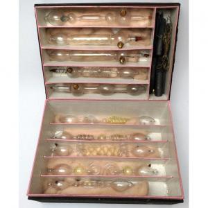 COFFRET DE TUBES DE GEISSLER