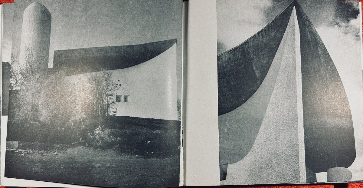LE CORBUSIER - Chapelle N.-D. du haut à Ronchamp. Les Cahiers Forces Vives, 1957, broché.-photo-4