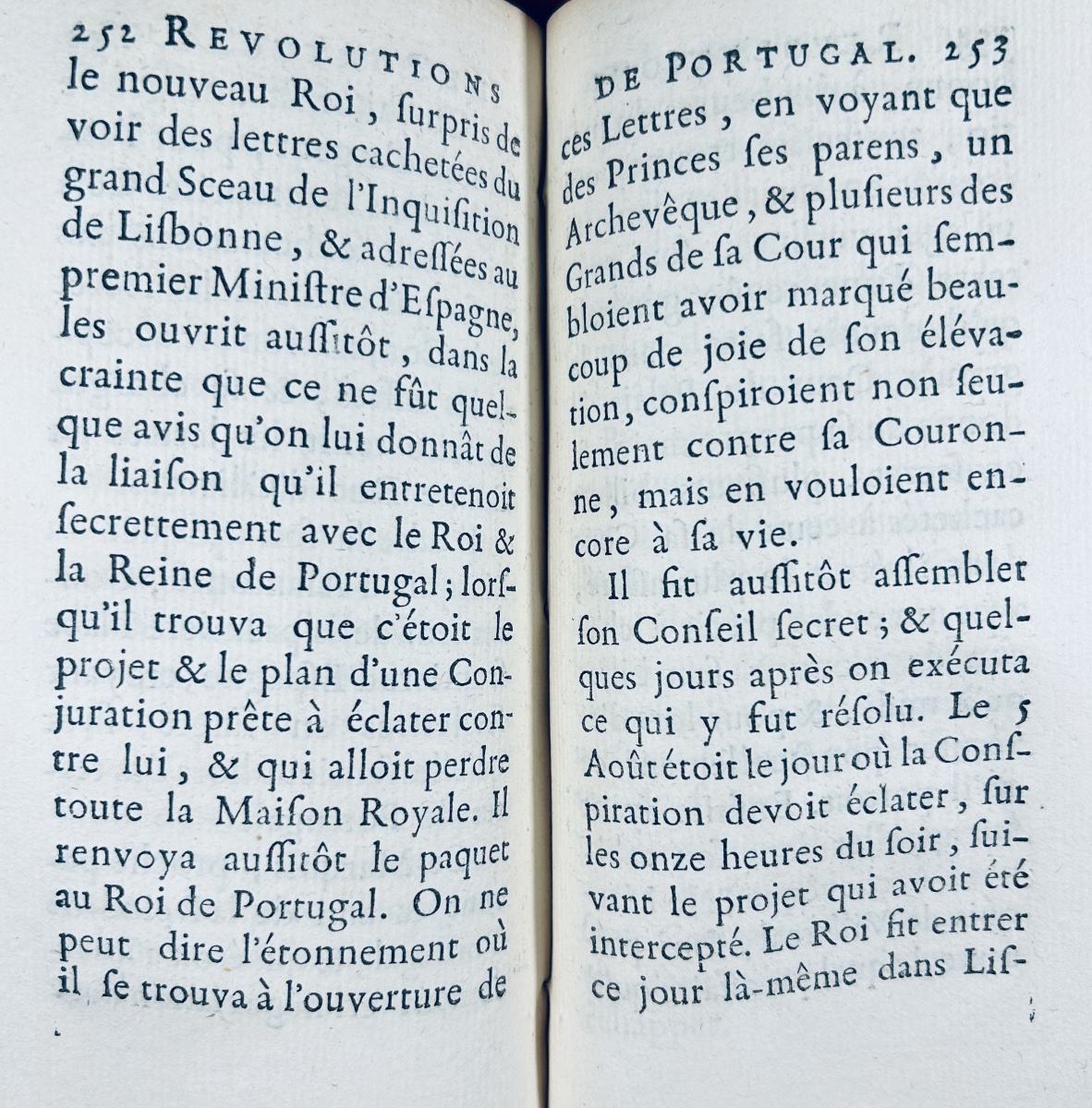 VERTOT (René Aubert de) - Révolutions de Portugal. Nyon, Didot, Quillau et Brocas, 1750.-photo-1