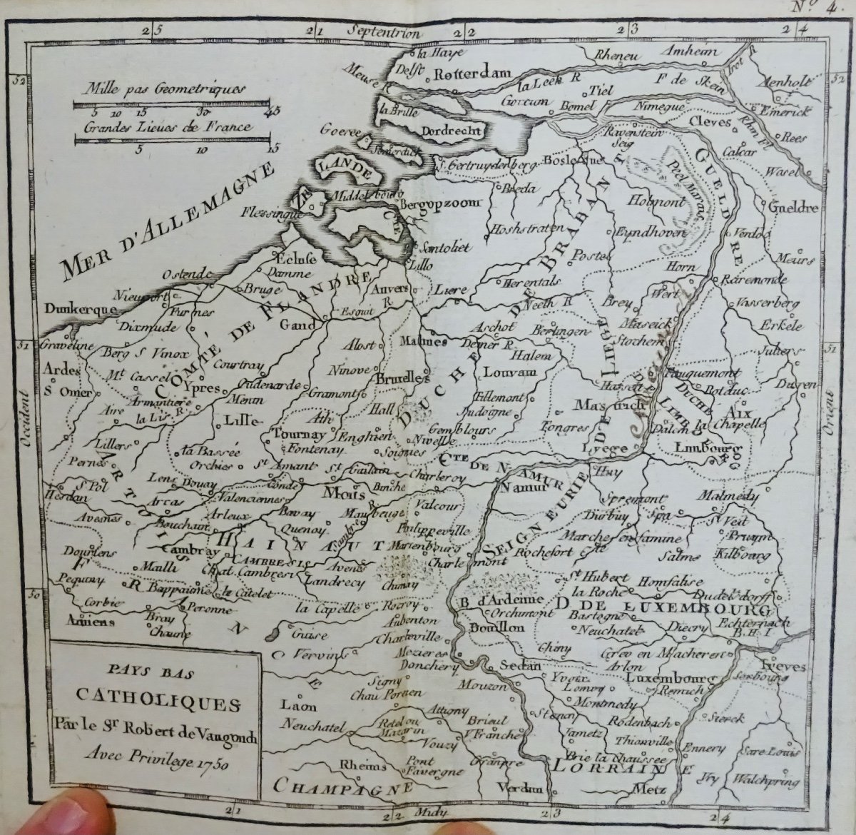 VAUGONDY (Robert de) - Atlas de poche de très  petit format in-12 et imprimé en 1750.-photo-4