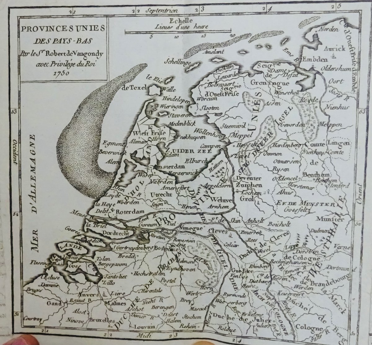 VAUGONDY (Robert de) - Atlas de poche de très  petit format in-12 et imprimé en 1750.-photo-1