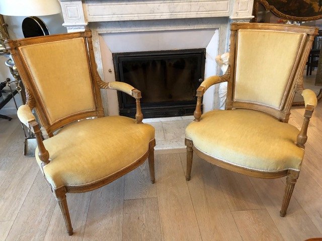 Paire De Fauteuils En Hêtre Louis XVI d'époque Directoire Fin XVIIIe Siècle