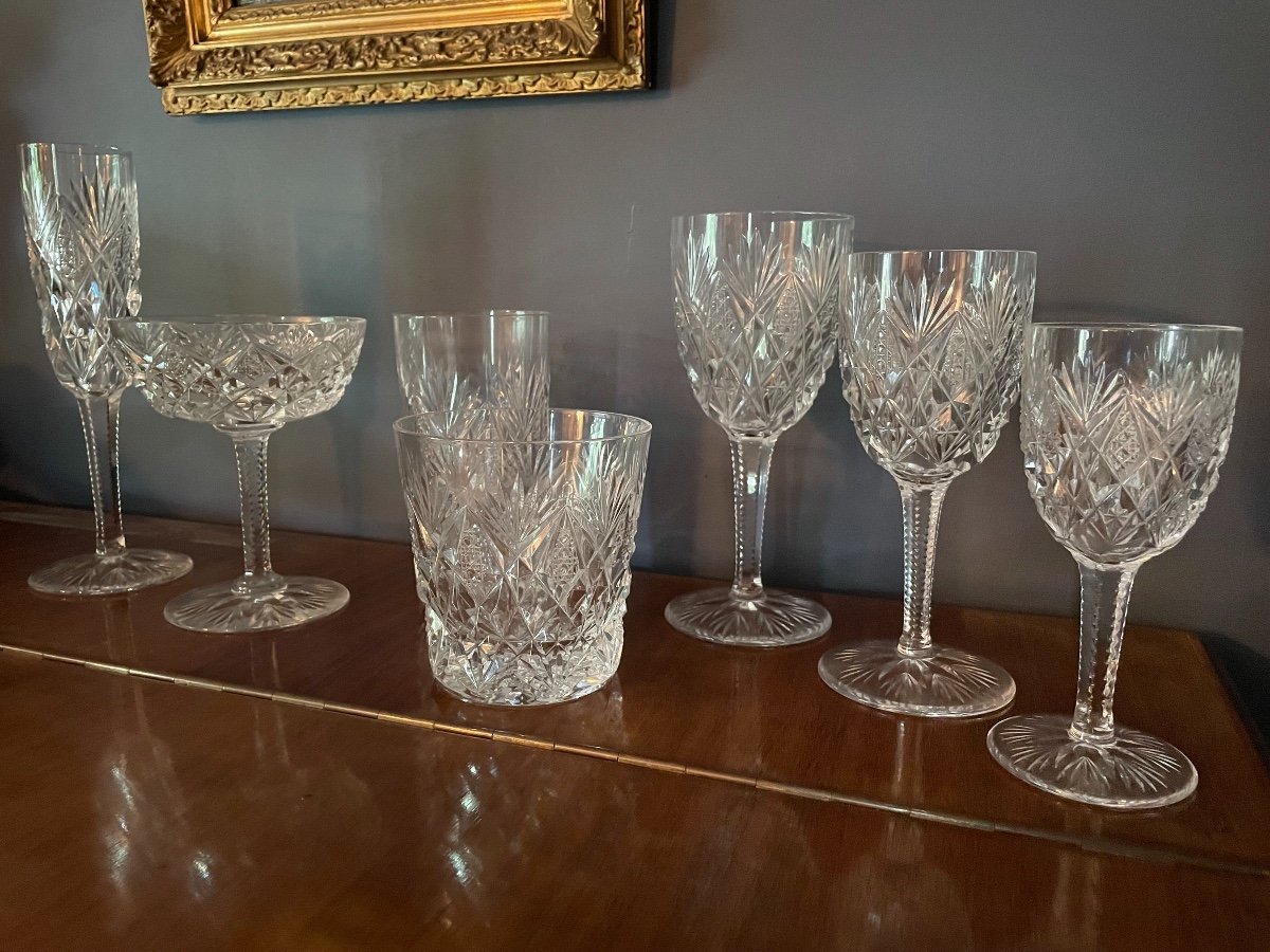 Service de 83 verres en Cristal Saint Louis Modèle Florence
