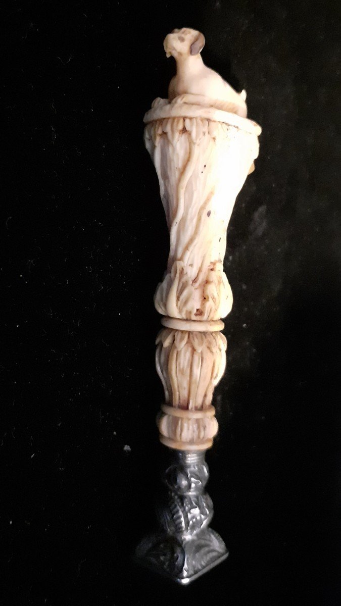 Ivory Symbolic Dog Stamp -photo-2