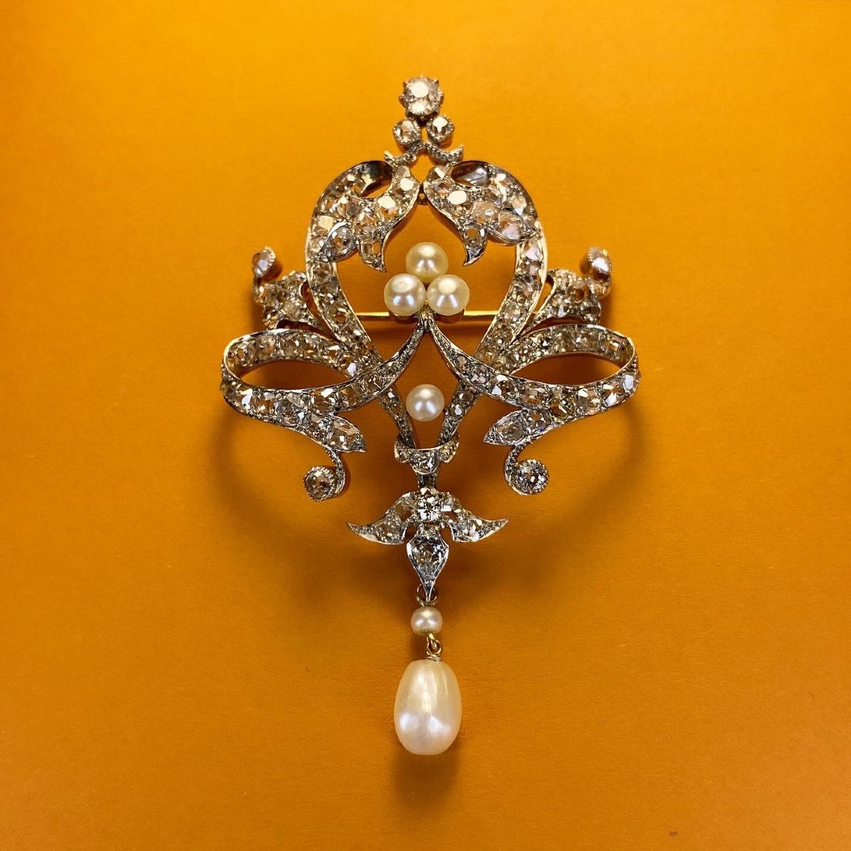 Art Nouveau Brooch In Gold, Silver, Diamonds And Pearls-photo-4