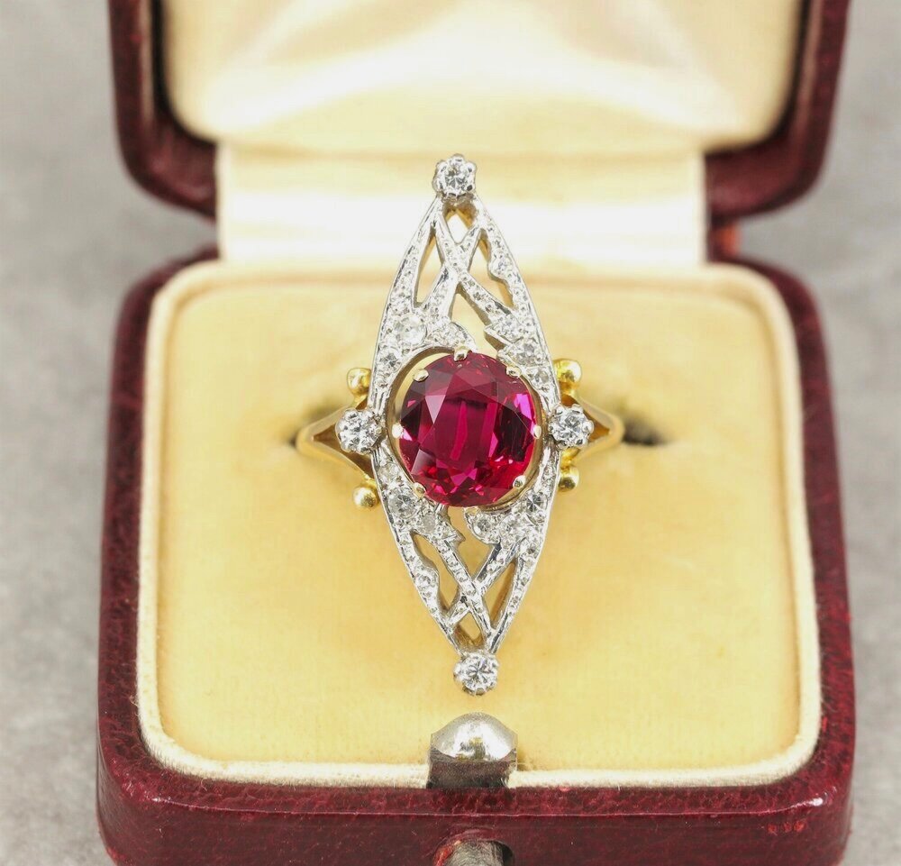 Antique Ring In Gold, Platinum, Ruby And Diamonds-photo-4