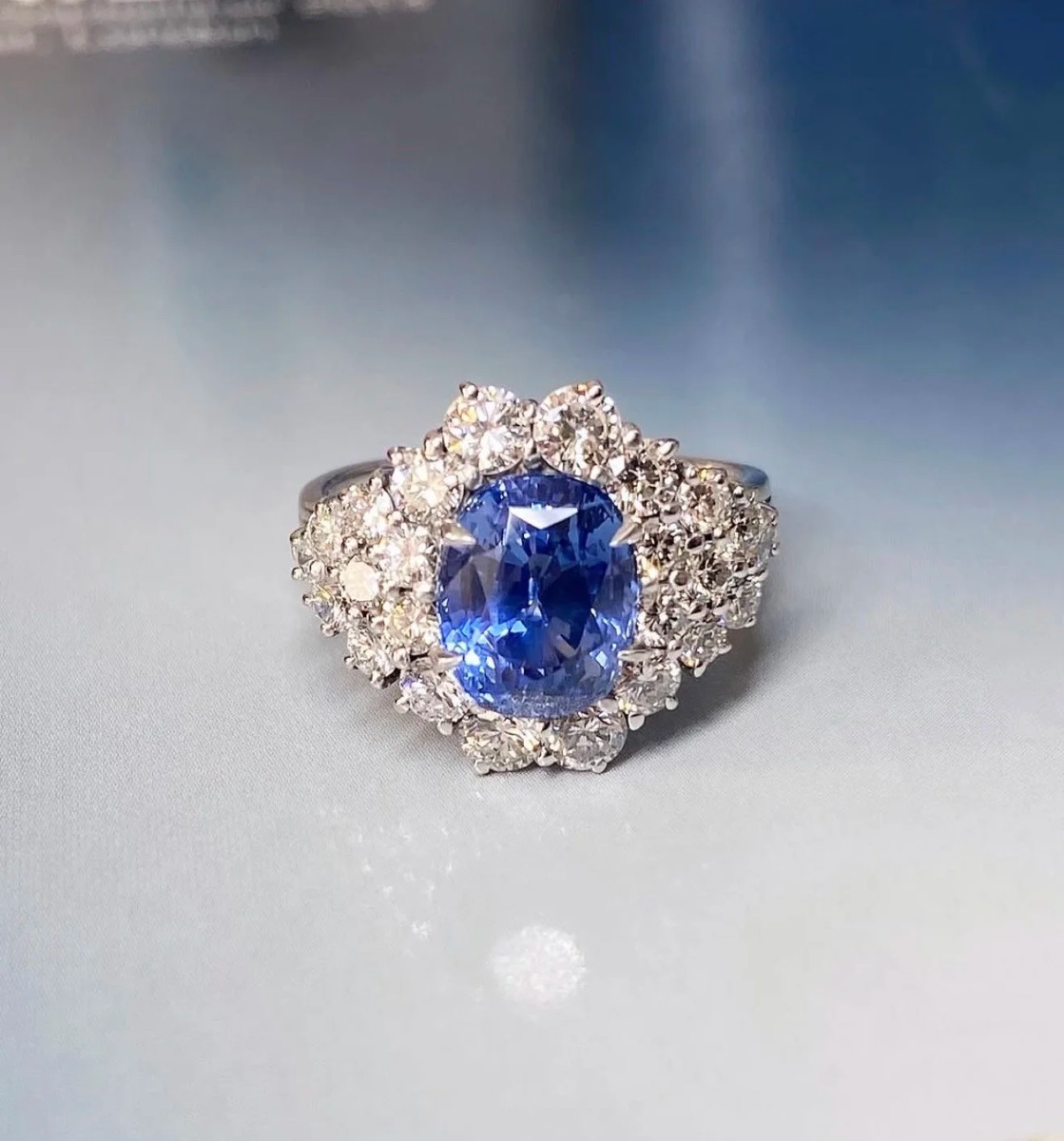 Bague vintage en or, saphir et diamant