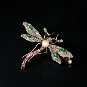 Broche ancienne libellule en or, argent, rubis, diamants, émeraudes et perle