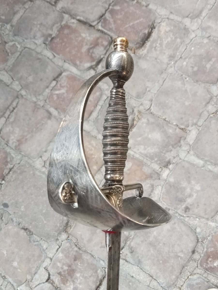 Épée en argent d'officier du Corps des Hallebardiers de la Garde Royale d'Espagne, 19e, 1833-photo-2