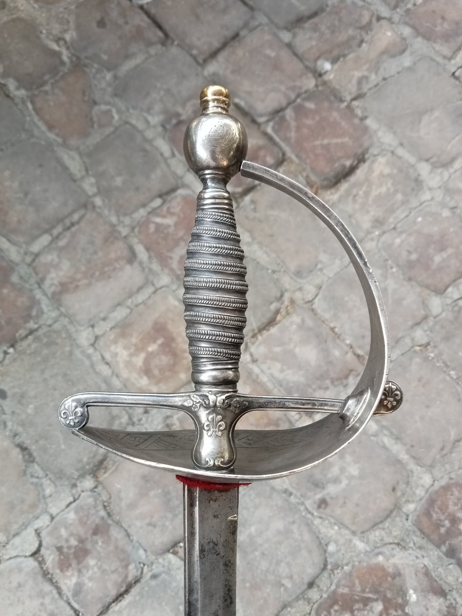 Épée en argent d'officier du Corps des Hallebardiers de la Garde Royale d'Espagne, 19e, 1833-photo-4