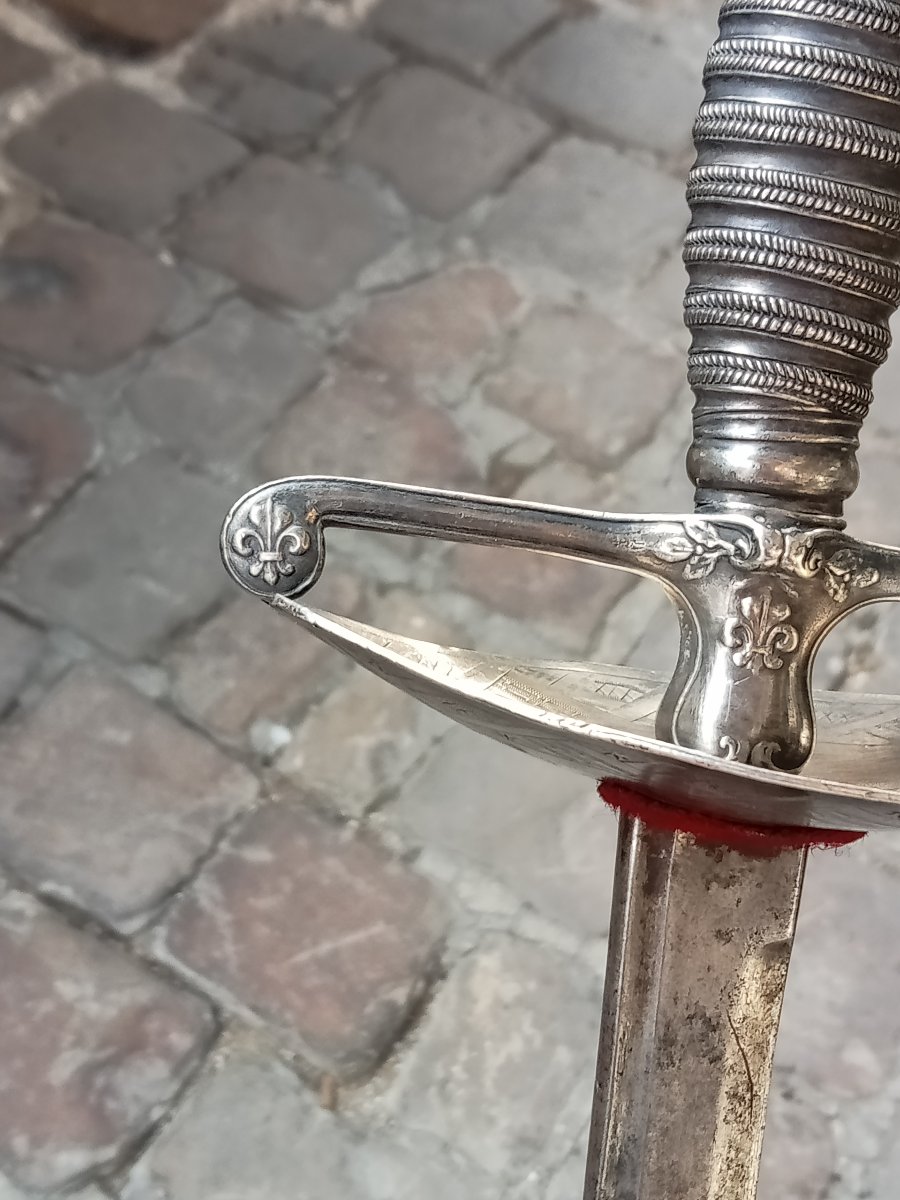 Épée en argent d'officier du Corps des Hallebardiers de la Garde Royale d'Espagne, 19e, 1833-photo-3