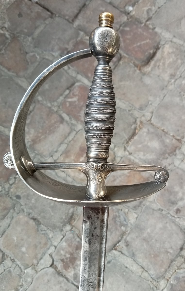 Épée en argent d'officier du Corps des Hallebardiers de la Garde Royale d'Espagne, 19e, 1833