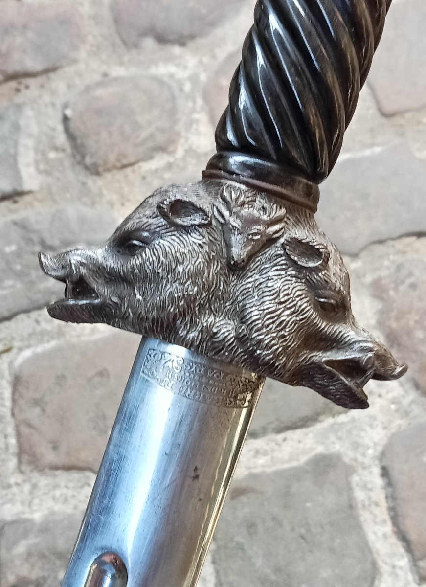 Dague de chasse à têtes de hures de sangliers garnitures en acier signée BARRE, Paris, 19e-photo-3
