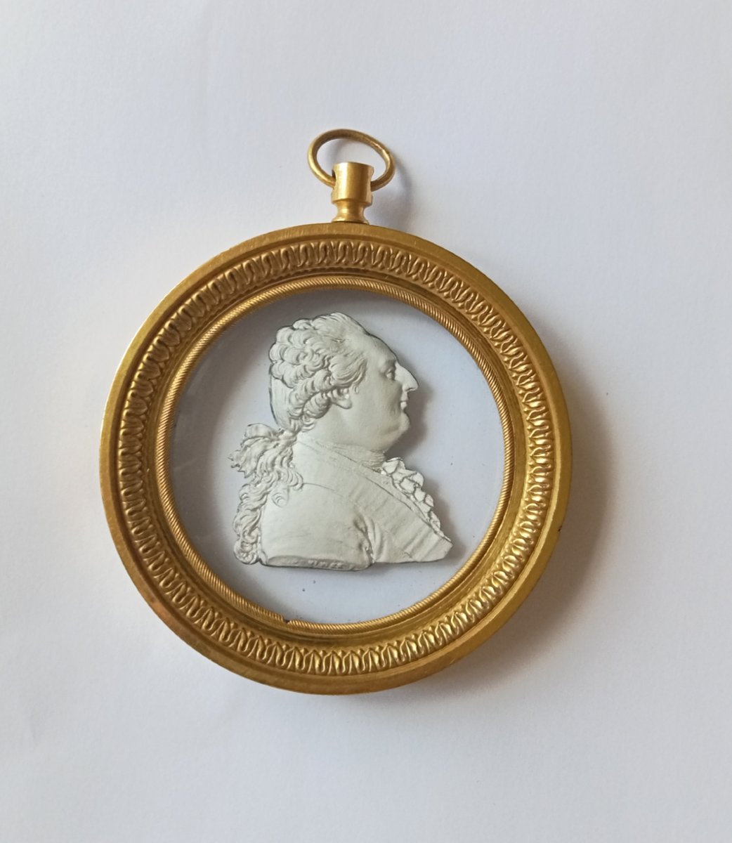 médaillon portrait du Roi Louis XVI en cristallo-cérame d'après bovinet, signé Desprez 18e, 19e