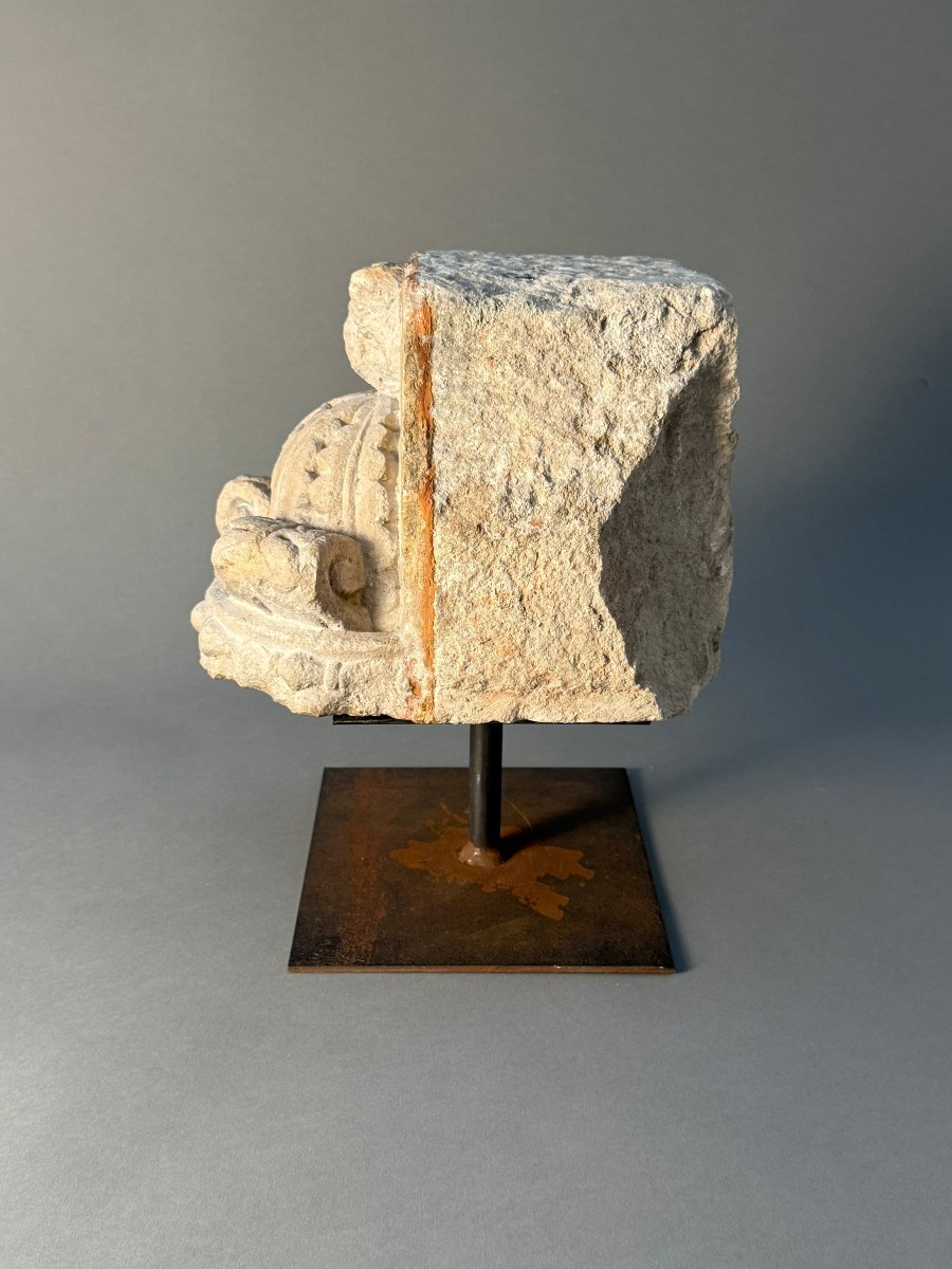 Fragment de sculpture en pierre - seconde moitié du XVe siècle -photo-4