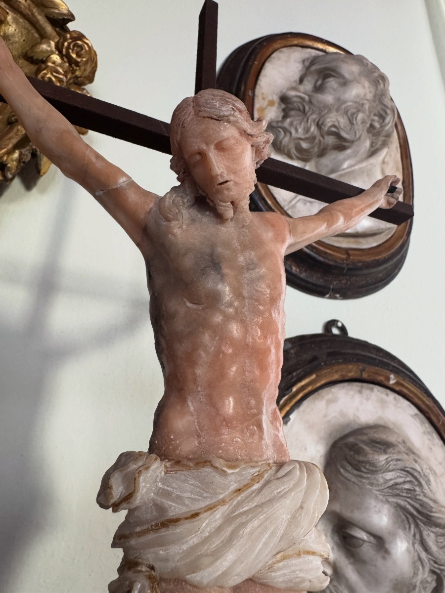 Christ en albâtre rose. XVIIIe siècle-photo-1