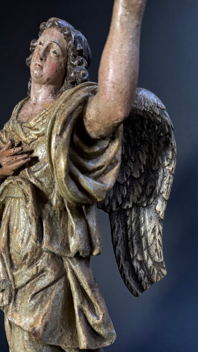  Sculpture en bois polychrome représentant un ange - Lombardie (Italie) , XVIIe siècle-photo-2