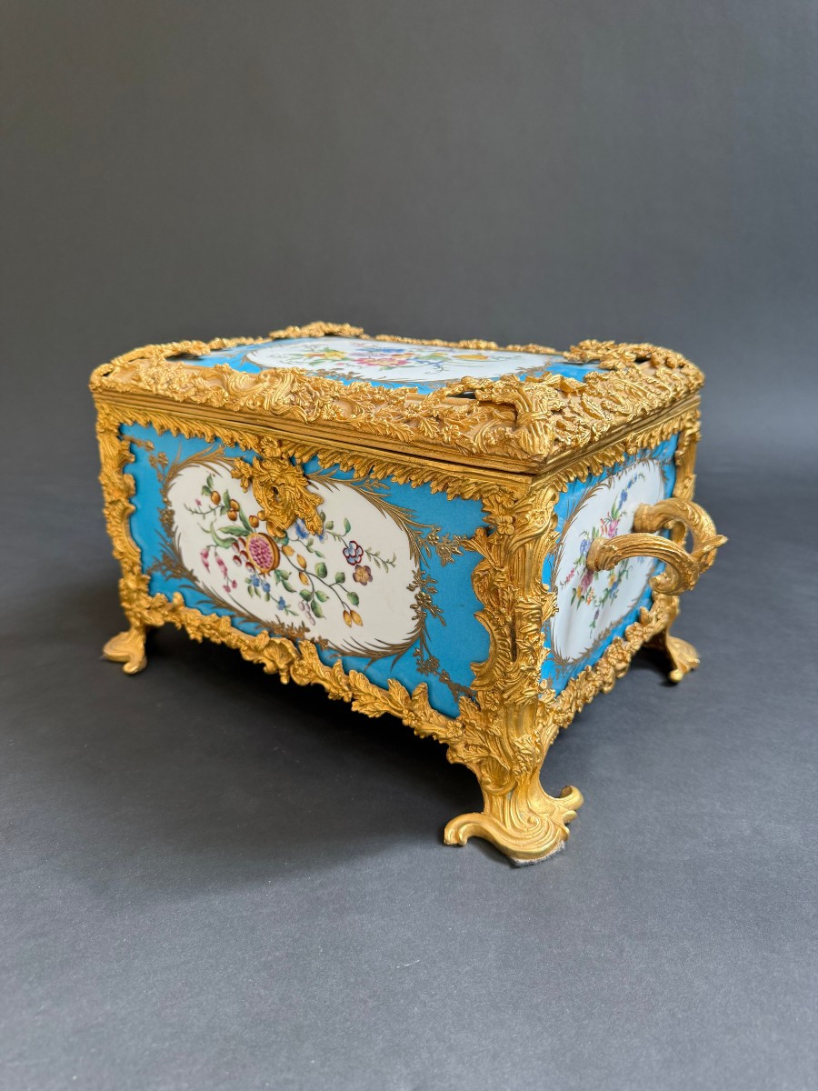 Coffret en porcelaine et bronze doré - France, XIXe siècle-photo-3