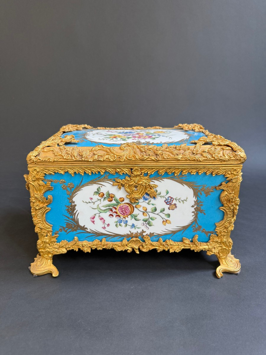 Coffret en porcelaine et bronze doré - France, XIXe siècle-photo-3