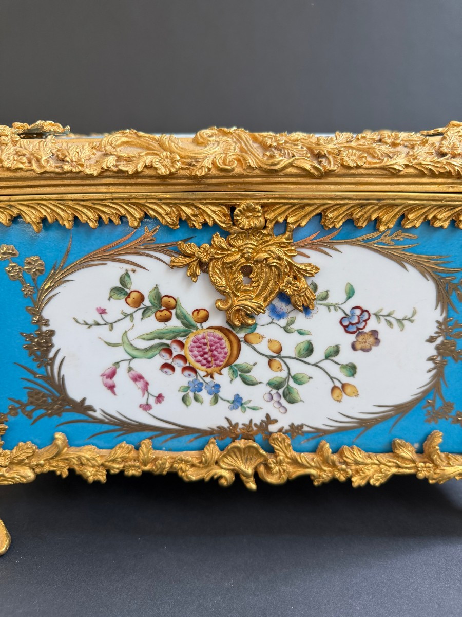 Coffret en porcelaine et bronze doré - France, XIXe siècle-photo-1
