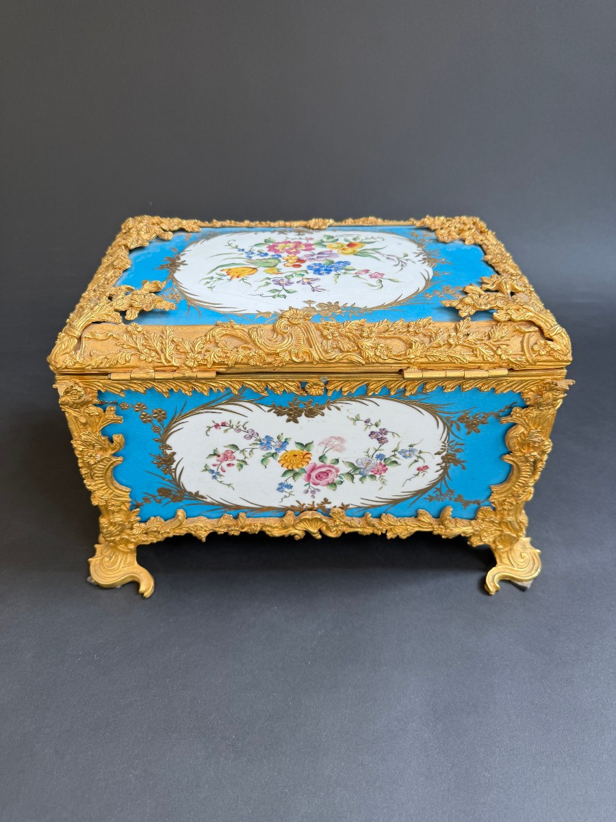 Coffret en porcelaine et bronze doré - France, XIXe siècle-photo-3