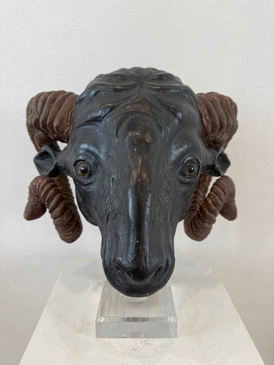 Tête de bélier en bois - Europe du Nord, XIXe siècle