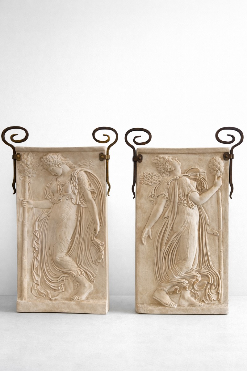 Paire de panneaux décoratifs en résine et poudre de marbre - Italie, début XXe siècl