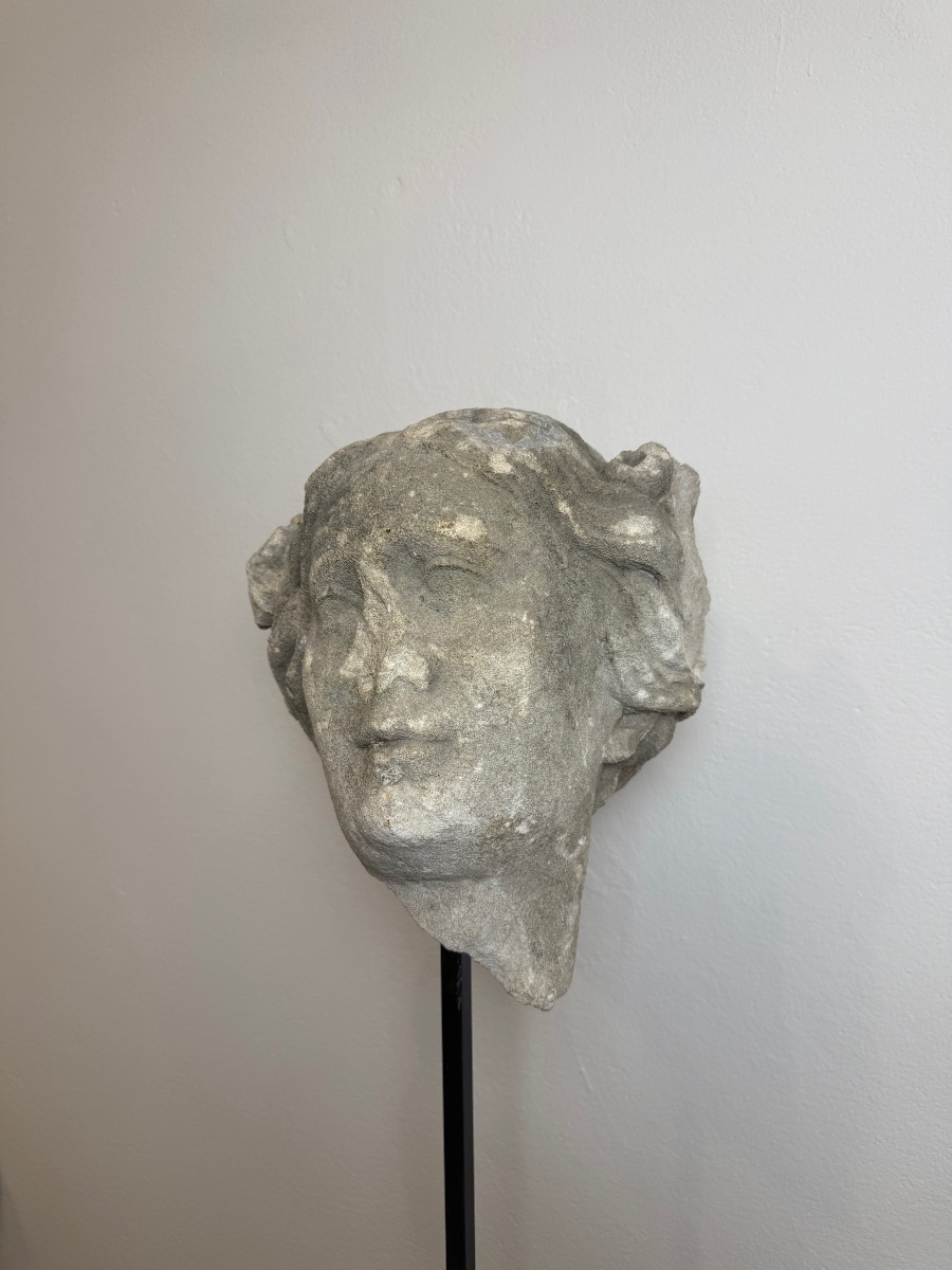 Sculpture en pierre représentant un visage de femme. XVIIIe siècle-photo-2